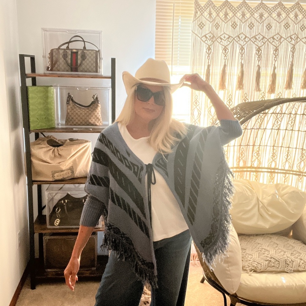 🌵 Cozy Up, Cowgirl: Western Knit Poncho Sweater 🌵